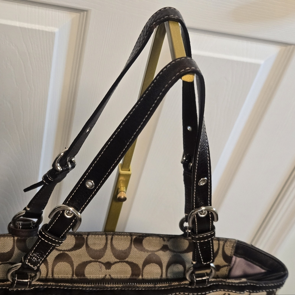 Coach Shoulderbag Signature Canvas & Leather - Picture 7 of 14